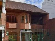 Casa de 5 ambientes con dep de servicio Quincho con...
