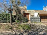 Casa de 5 ambientes con dependencia en excelente...