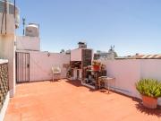 Casa de 5 ambientes con terraza y 2 baños en venta en...