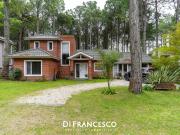 Casa de 5 ambientes en venta en PINAMAR NORTE GRAN CHALET