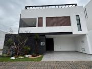 Casa de 5 Habitaciones en Venta Ubicada en Parque...