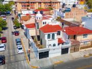 Casa de 5 recámaras en esquina en venta en lomas...