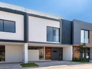 Casa de 5 recamaras Solares Altanza Zona Real