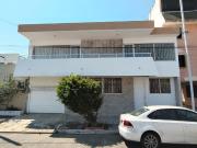 Casa de 5 recámaras una en planta baja sobre avenida...