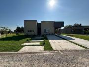 Casa de 6 ambientes con pileta Lagos de San Eliseo