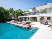 Casa de 6 dormitorios con piscina y jardín en Benahavís