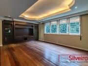 Casa de 720m² com 5 suítes, piscina, spa e 7 vagas