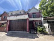 Casa de 7 ambientes, jardin quincho con parrilla y...