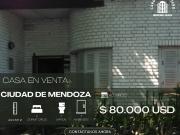 Casa de 7 Ambientes con Local Comercial y Patio en Venta...