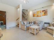 Casa de 7 ambientes con pileta, quincho y excelente...