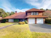 Casa de 7 ambientes en zona Golf de Pinamar 300 M del mar