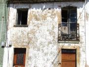 Casa de aldeia para recuperar com + 100m2 área bruta