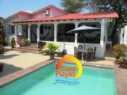 Casa de Alquiler en Playas con piscina para 16 personas