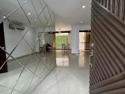 Casa de Alquiler o Venta sector uees