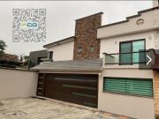 CASA DE ALTA GAMA EN VENTA Y RENTA MUY CERCA DE LA PLAZA...