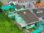 Casa de Alto Padrão 4 Dormitórios 2 Suítes com Piscina e...