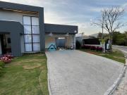 Casa de Alto Padrão 4 Quartos sendo 3 Suítes com Piscina