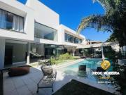 Casa de alto padrão à venda em Riviera de São Lourenço