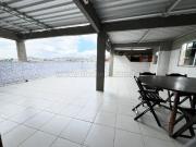 Casa de alto padrão com 04 Quartos Garagem para 7 Carros...