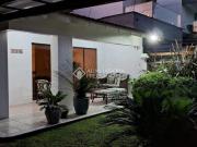 Casa de alto padrão com 380 m² de área construída,...