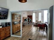 Casa de alto padrão com 3 dormitórios e 3 suítes à...