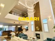 Casa de Alto Padrão com 3 Suítes à Venda no Portal das...