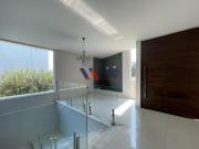 Casa de alto padrão com 4 quartos e seis vagas,...