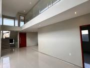 Casa de Alto PadrÃ£o com 4 SuÃtes, Piscina, Rod. MÃ¡rio...