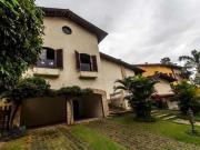 Casa de alto padrão com 4 suítes e piscina no...