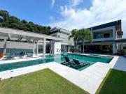 Casa de alto padrão com 5 quartos à venda por R$...