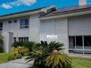 Casa de Alto Padrão com 5 quartos, piscina em condominio...