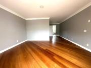 Casa de Alto Padrão com Piscina e Ambientes Amplos –...