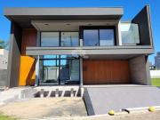 Casa de Alto Padrão condomínio fechado