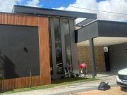 CASA DE ALTO PADRÃO DENTRO DE CONDOMÍNIO 03 QUARTOS 01 SUÍTE