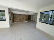 Casa de Alto Padrão em Condomínio com 350m² e 3 quartos...