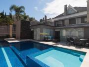 Casa de Alto Padrão em Condomínio Fechado