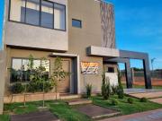 Casa de Alto Padrão em Condomínio Fechado – 4 Quartos