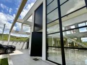 Casa de alto padrão em Condomínio Fechado Cava Grande...