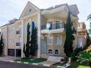 Casa de Alto Padrão em condomínio fechado com 4 suítes à...