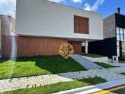 Casa de Alto Padrão em condominio fechado em Santa...