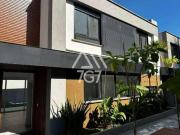 CASA DE ALTO PADRÃO EM CONDOMÍNIO FECHADO EM SANTO AMARO