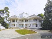 Casa de alto padrão em condomínio fechado para venda, 7...