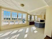 Casa de Alto Padrão no Condomínio Marambaia – 4 Suítes,...