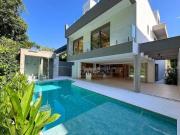 Casa de alto padrão próxima a praia à venda em Riviera...