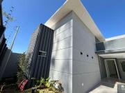 Casa de Alto Padrao com Piscina Fotovoltaica.