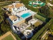 Casa de alto standing en venta Nueva Andalucia, España