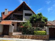 Casa de arriendo, 5 dormitorios sector la Primavera cumbayá