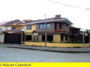 Casa de arriendo en Colegio Borja Av. Dos de Agosto –...