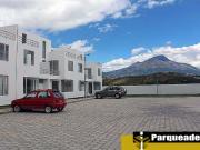 Casa de arriendo Ibarra, secctor Yahuarcocha, conjunto...