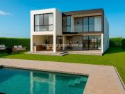 Casa de AT. 863m2 en Exclusivo Condominio, La Planicie...